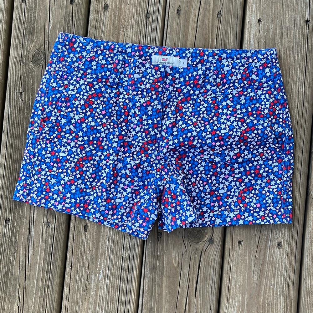 Vineyard Vines patriotic shorts